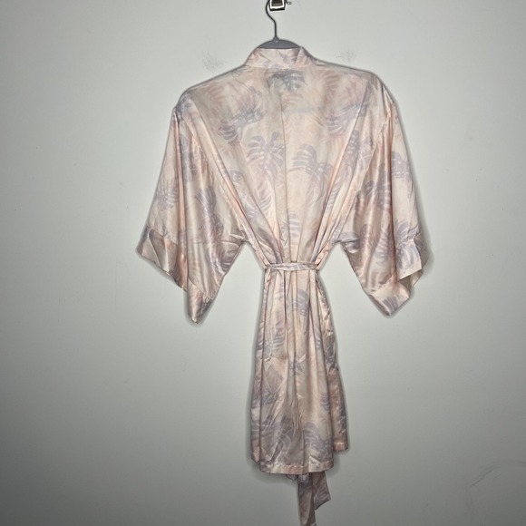 Gilly Hicks Robe Womens S/M Pink Satin Tropical Palm Kimono Belted Sleepwear - Picture 2 of 11